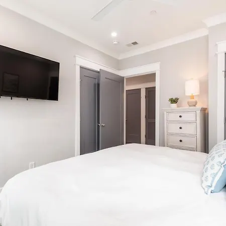 The Magnolia Suite At 124 Spring